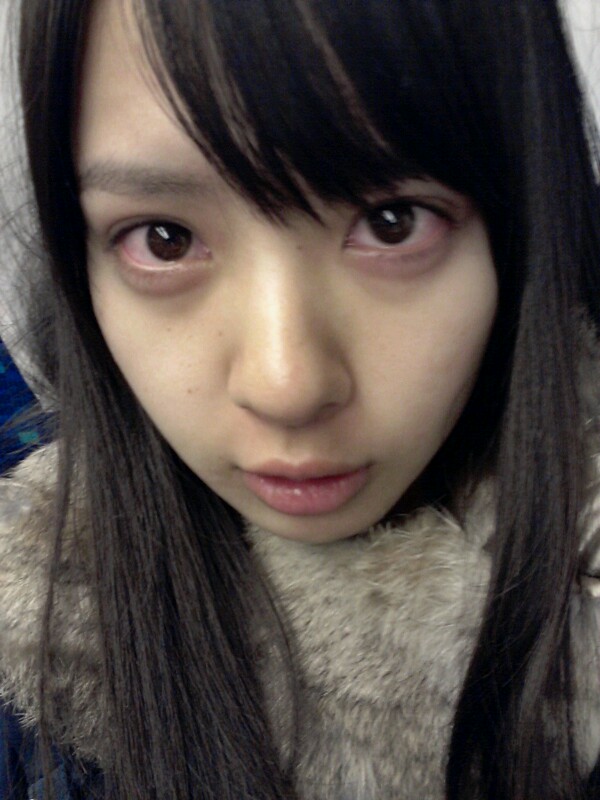 「今日の朝は眠すぎて目が充血してました。(笑」