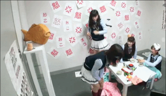 タイキック：磯佳奈江,川上礼奈,渋谷凪咲 GIF
