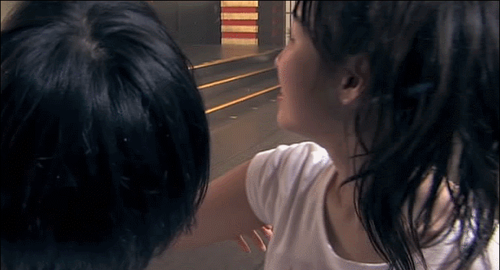 「キス！」山本彩と小笠原茉由
