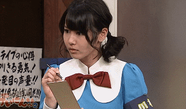 佳奈子「珍しい、４２歳の、女子高生。」  菜々「たれが４２歳」（５７５）
