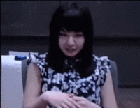 「お金！」山田菜々 GIF