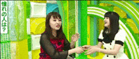 「憧れの人は？石原さとみ」山田菜々 vs 高橋明日香 gif